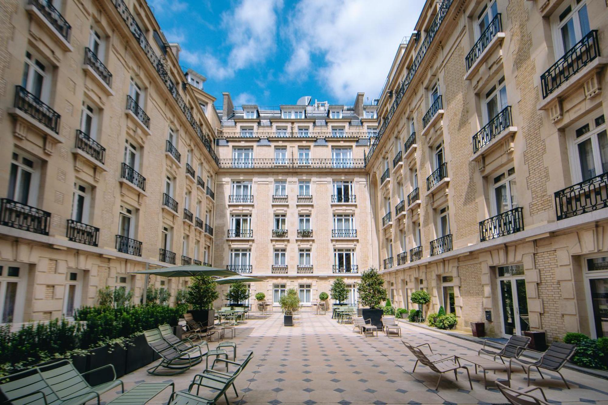 ホテル フレイザー スイート ル クラリッジ シャンゼリゼ パリ エクステリア 写真 The courtyard of the Hôtel de Crillon