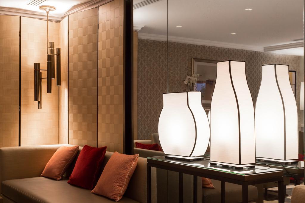 ホテル フレイザー スイート ル クラリッジ シャンゼリゼ パリ エクステリア 写真 The interior of the hotel